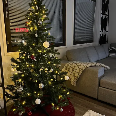 בית נופש Cozy Detached House Near Santa Claus Village *