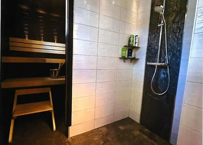 בית נופש Cozy Detached House Near Santa Claus Village *