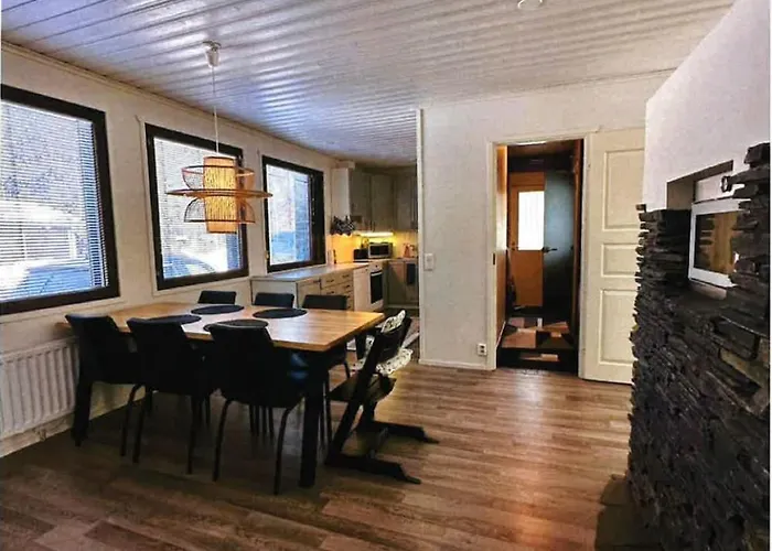 Cozy Detached House Near Santa Claus Village Дом отдыха *